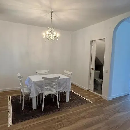 Peaceful, Spacious And Pristine بيت للعطل