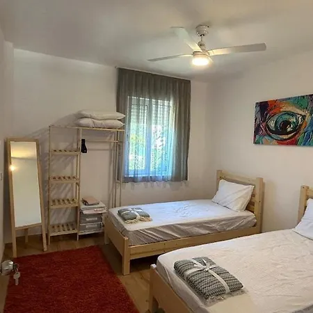 Peaceful, Spacious And Pristine بيت للعطل *